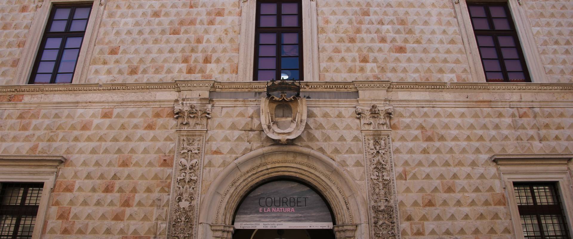 Ferrara, palazzo dei Diamanti (07) foto di Gianni Careddu